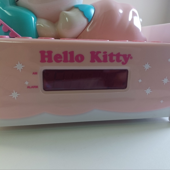 Hello Kitty Night Light, Radio and Alarm Clock - Picture 5 of 12